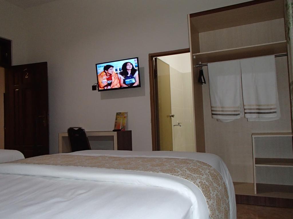 Shakila Guest House Malang Phòng bức ảnh