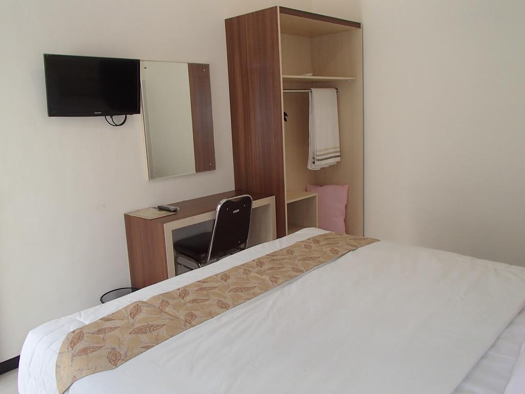 Shakila Guest House Malang Phòng bức ảnh